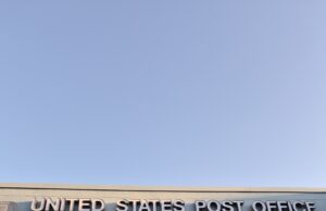 US POST OFFICE IN DEERFIELD BEACH WARNS PUBLIC OF PEOPLE SLEEPING IN POST OFFICE