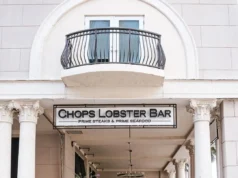 DIRTY IN DEERFIELD NOPE ROACHES AND RODENTS IN BOCA CHOPS LOBSTER BAR CLOSED BY INSPECTORS
